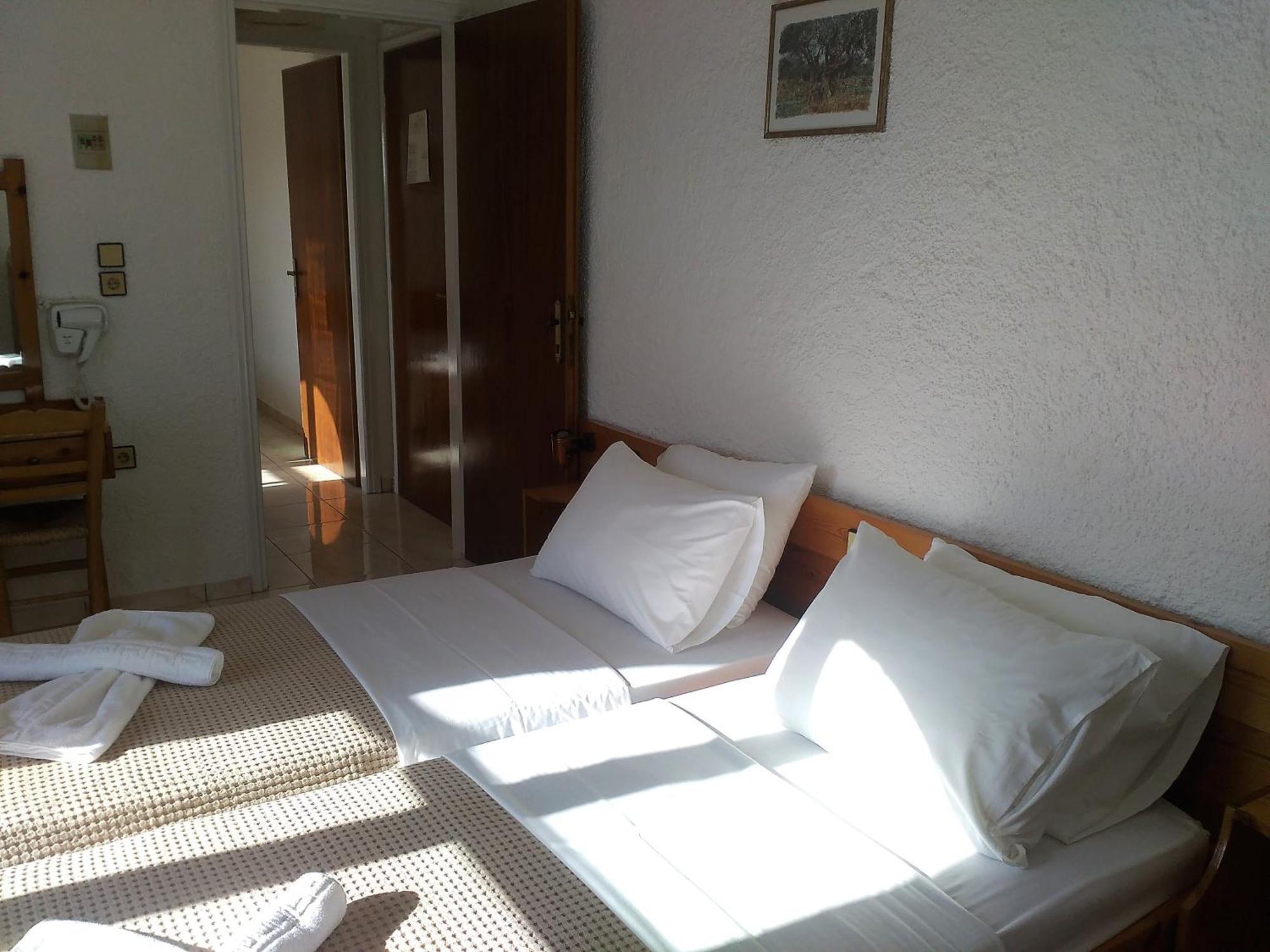 Lefka Hotel Колимвари Екстериор снимка